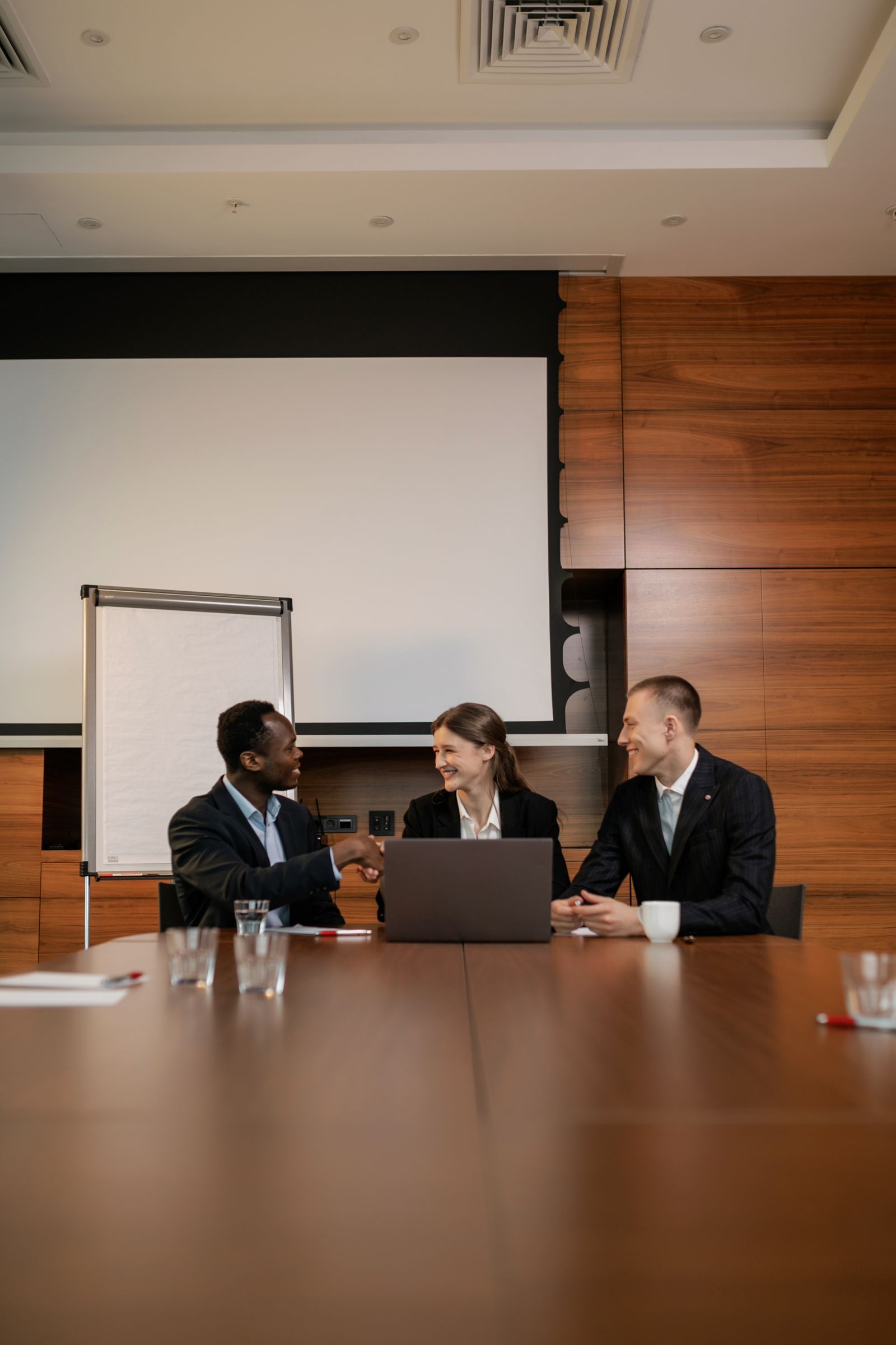Ambiente de trabalho profissional e colaborativo
