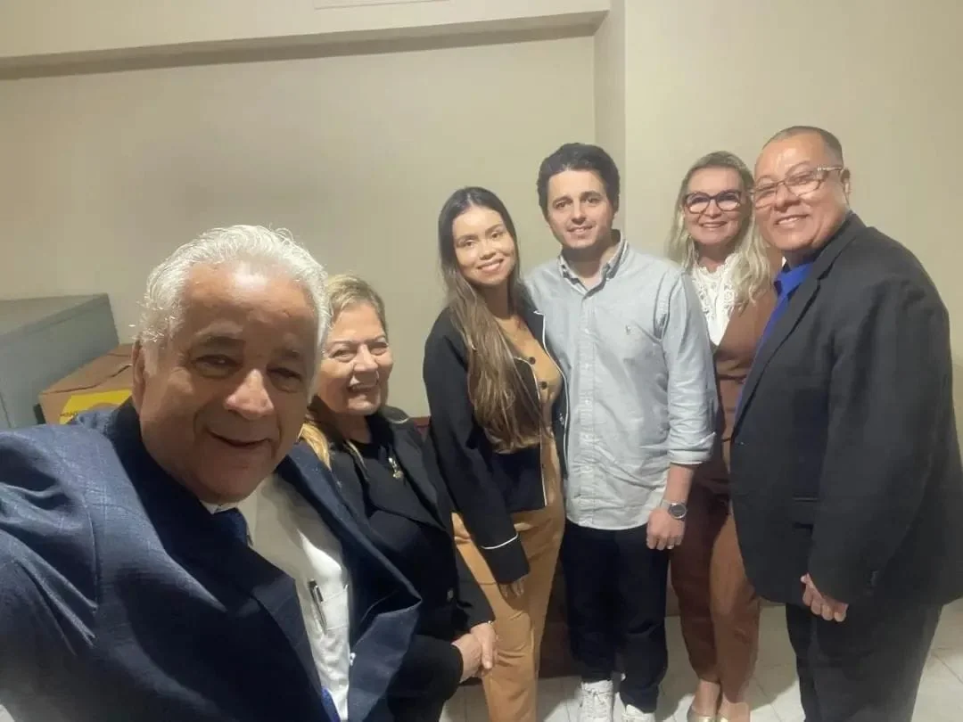 Grupo de participantes reunidos no Medeiros Hub de Negócios, no Rio de Janeiro